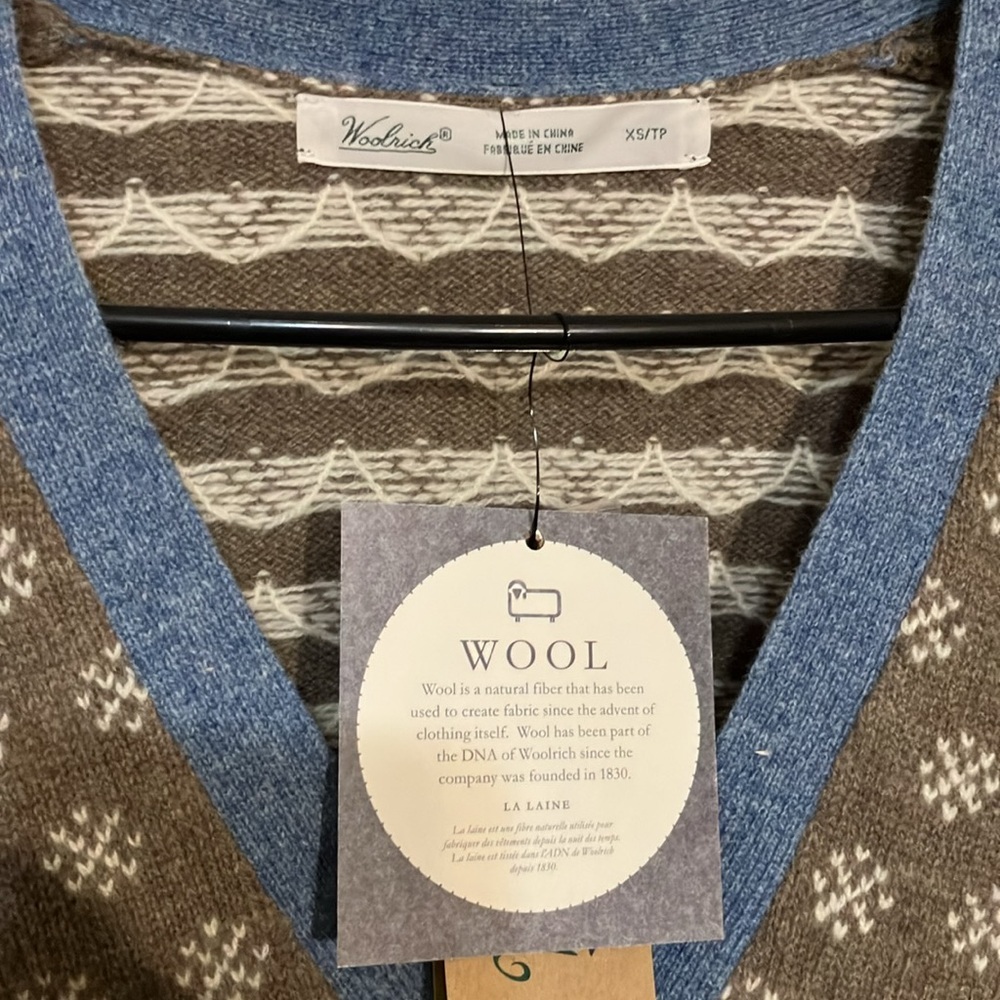 Woolrich 100% lambswool chimney peak motif cardigan NWT size XS bust 36” - Picture 3 of 6
